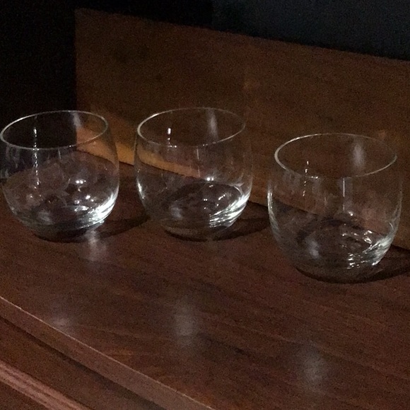 Vintage Etched glassware. Set of 3. - Picture 6 of 6